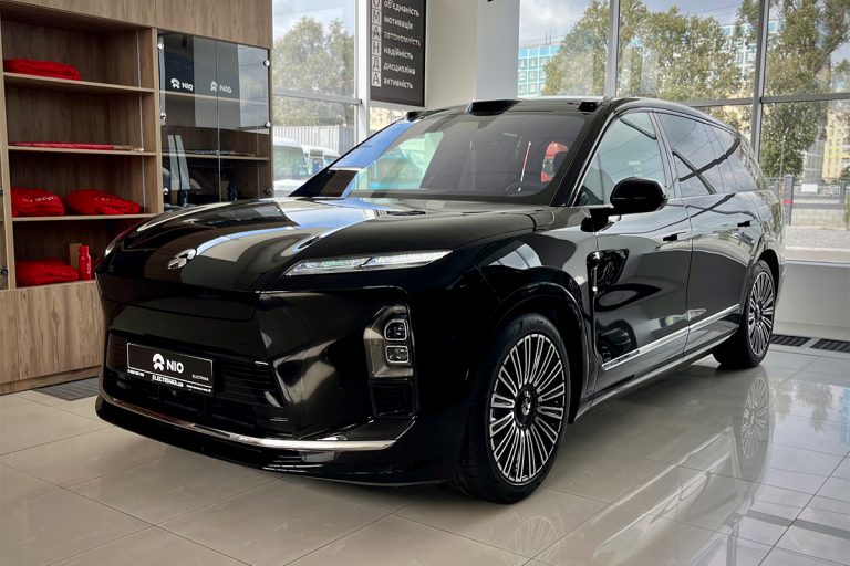 NIO ES8